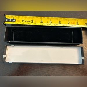 2 tennis bracelet boxes 1 red , 1 black